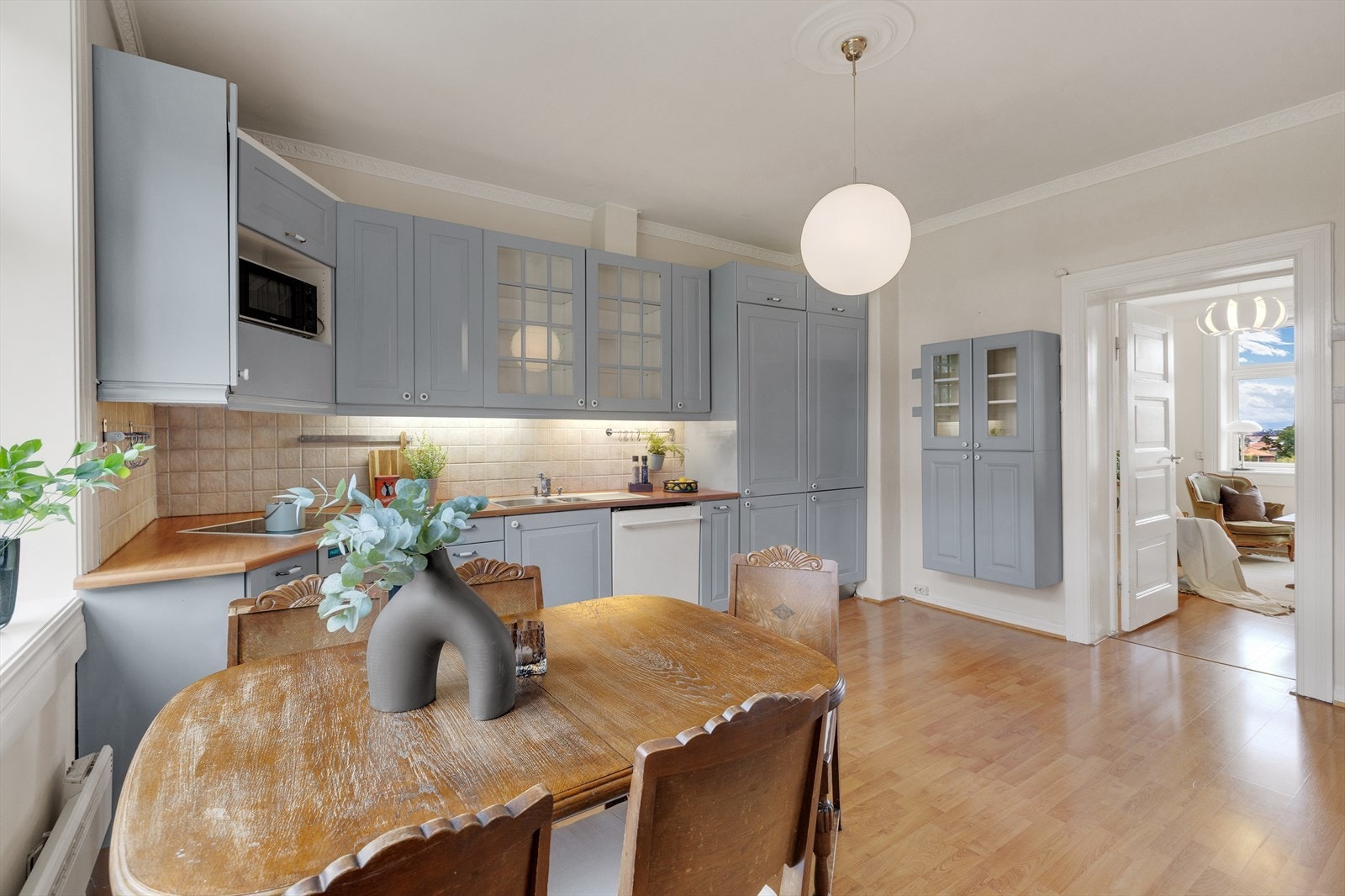 Her er det nok av skap- og benkeplass Galleribilde