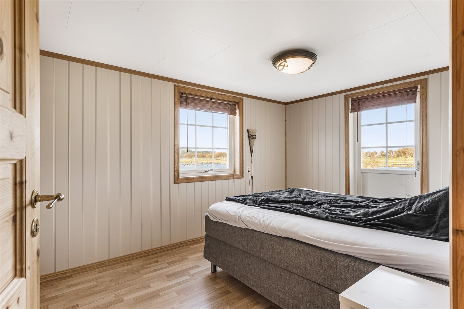 Dette soverommet er vendt mot nord og her er det satt en verandadør.
- soverom 3 - Galleribilde