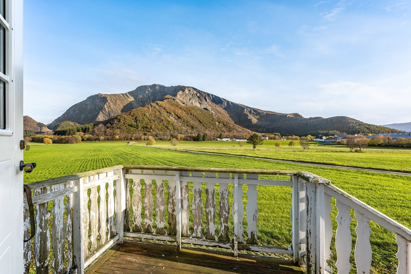 Trapp opp til hovedinngangen i andre etasje. Galleribilde