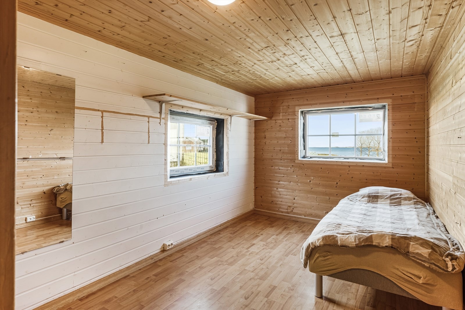 I første etasjen finner man fire soverom. - soverom 1 - Galleribilde