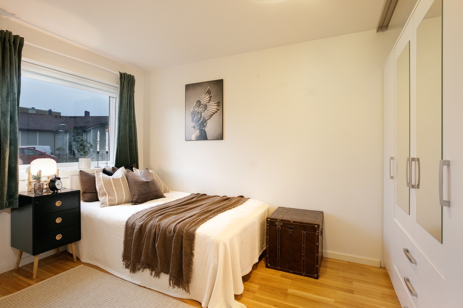 Soverommet har vindu mot vest og har plass til dobbelseng. Galleribilde