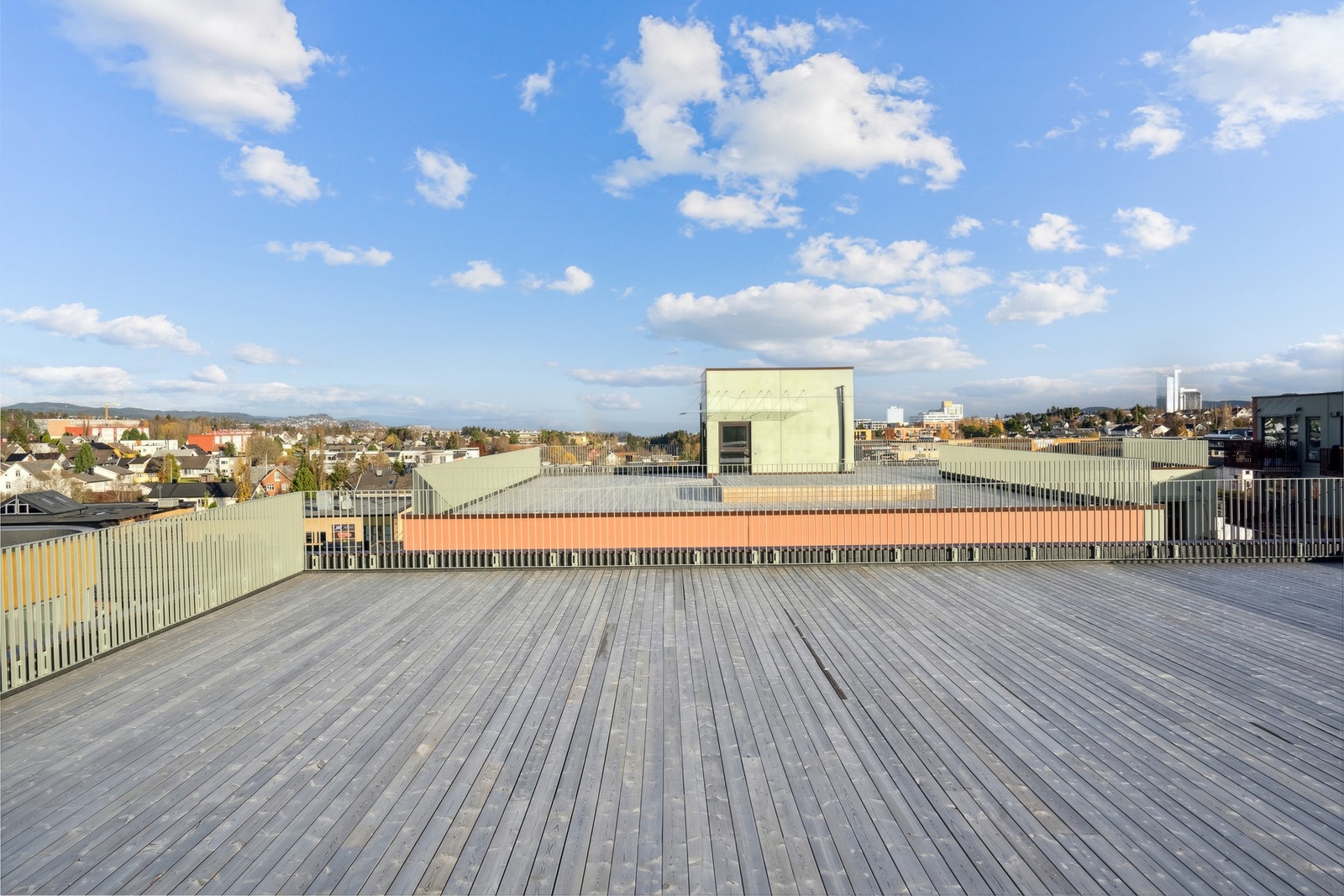 Stor felles takterrasse som alle beboere kan bruke. Galleribilde