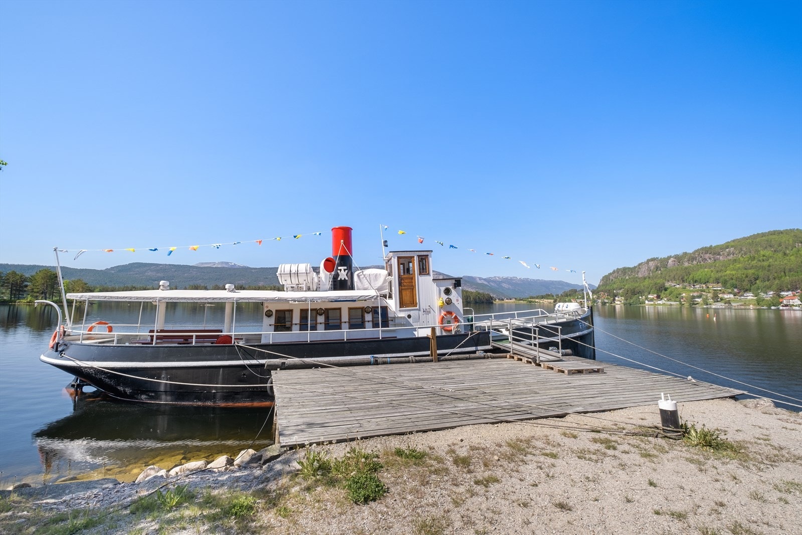 Er du glad i å være på vannet kan slusebåten Fram anbefales. Galleribilde