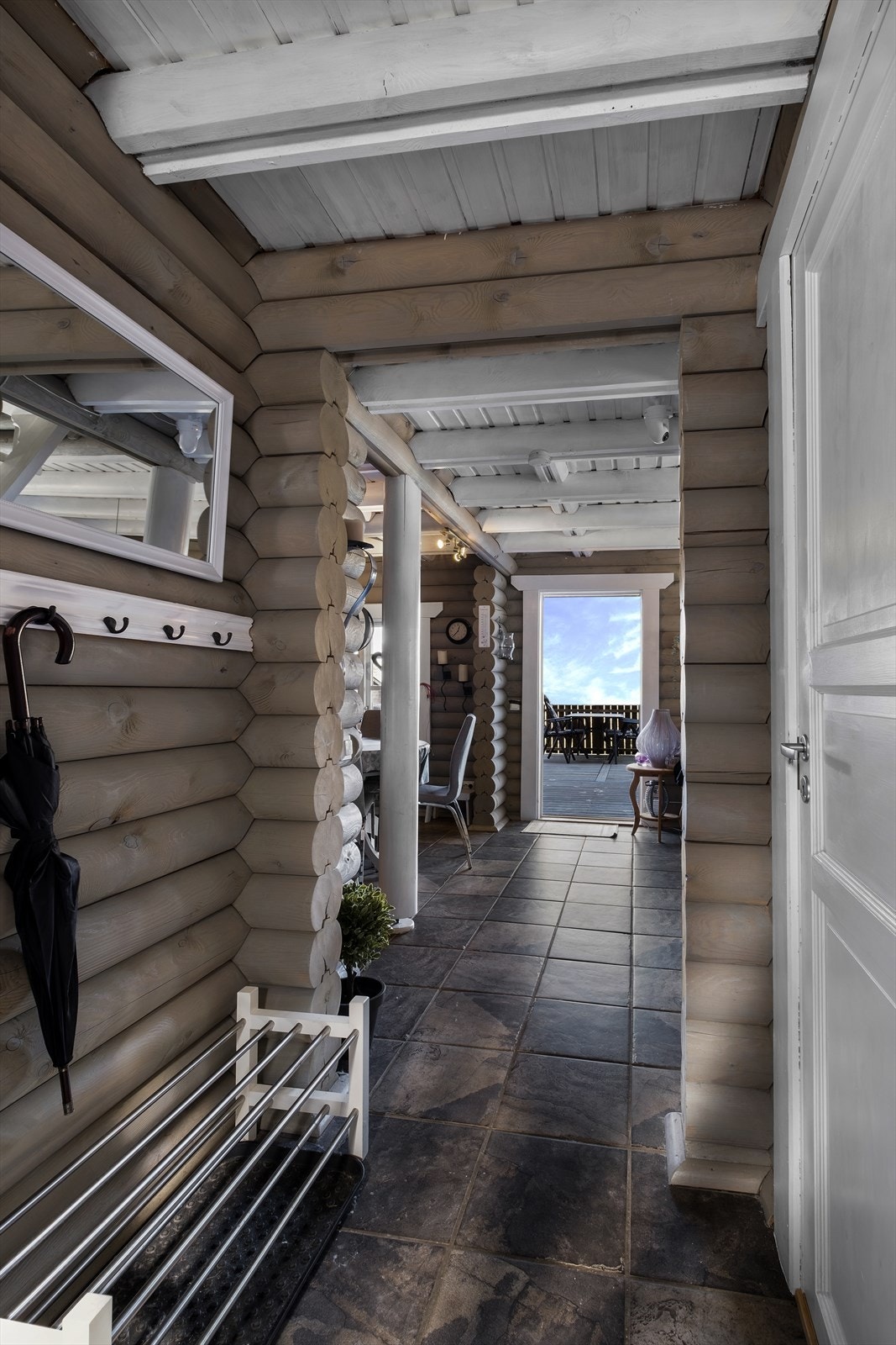 Hytta har gjennombelysning Galleribilde