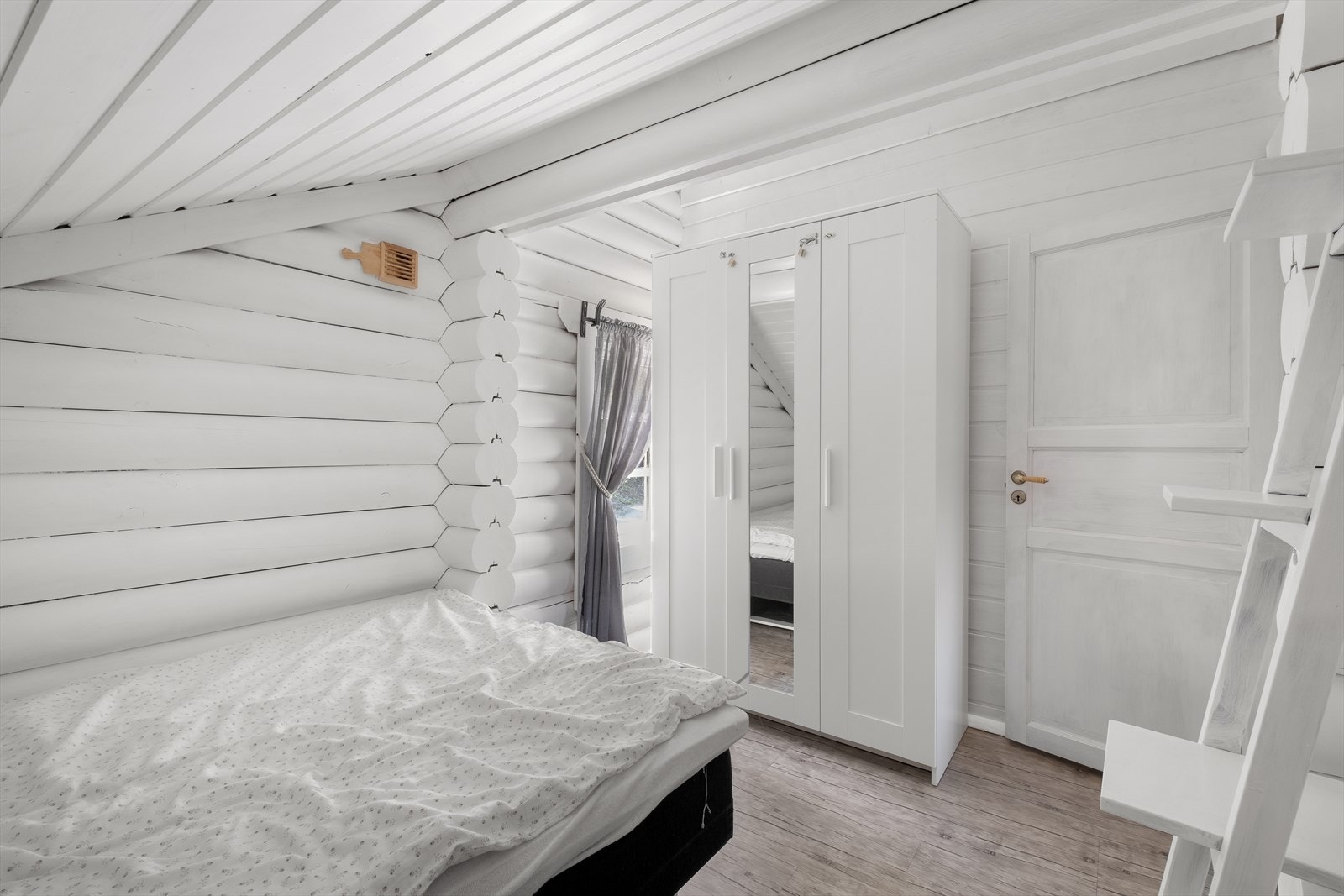 Garderobeskap på soverommet Galleribilde