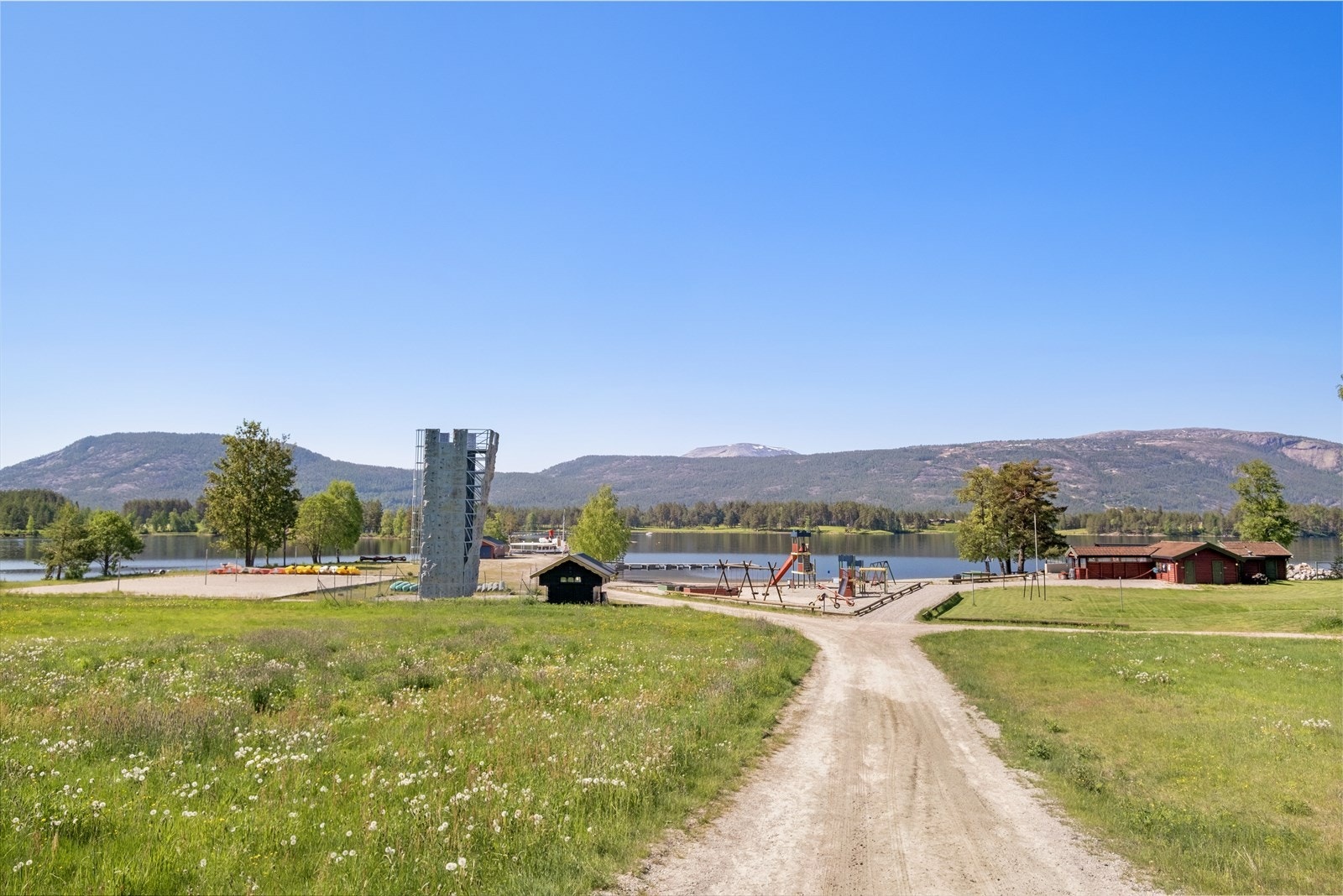 Det finnes flere sommeraktiviteter nede ved slusebåten Fram Galleribilde