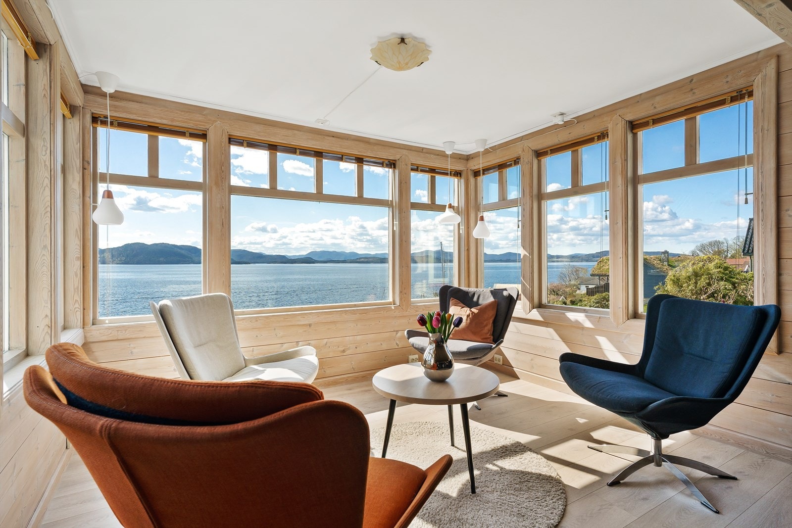 Her kan man nyte panoramautsikt og følge med på det yrende sjølivet! Galleribilde