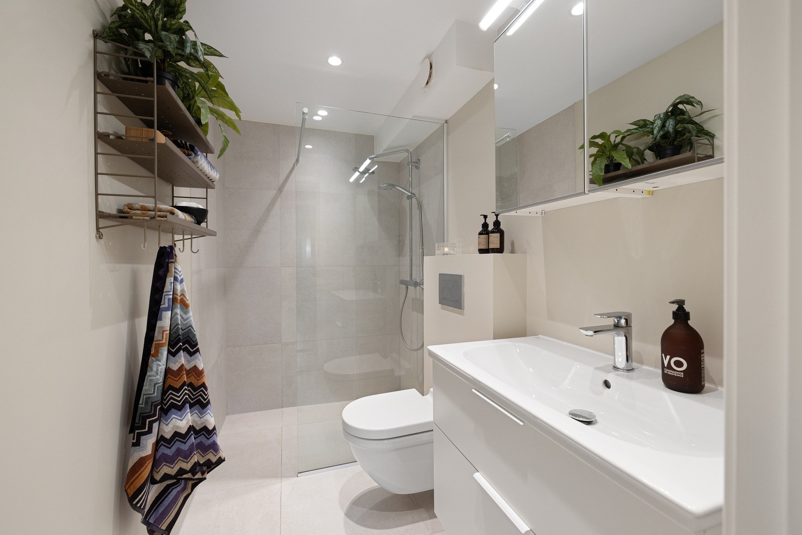Badet er et moderne rom som i 2017 ble renovert. Galleribilde