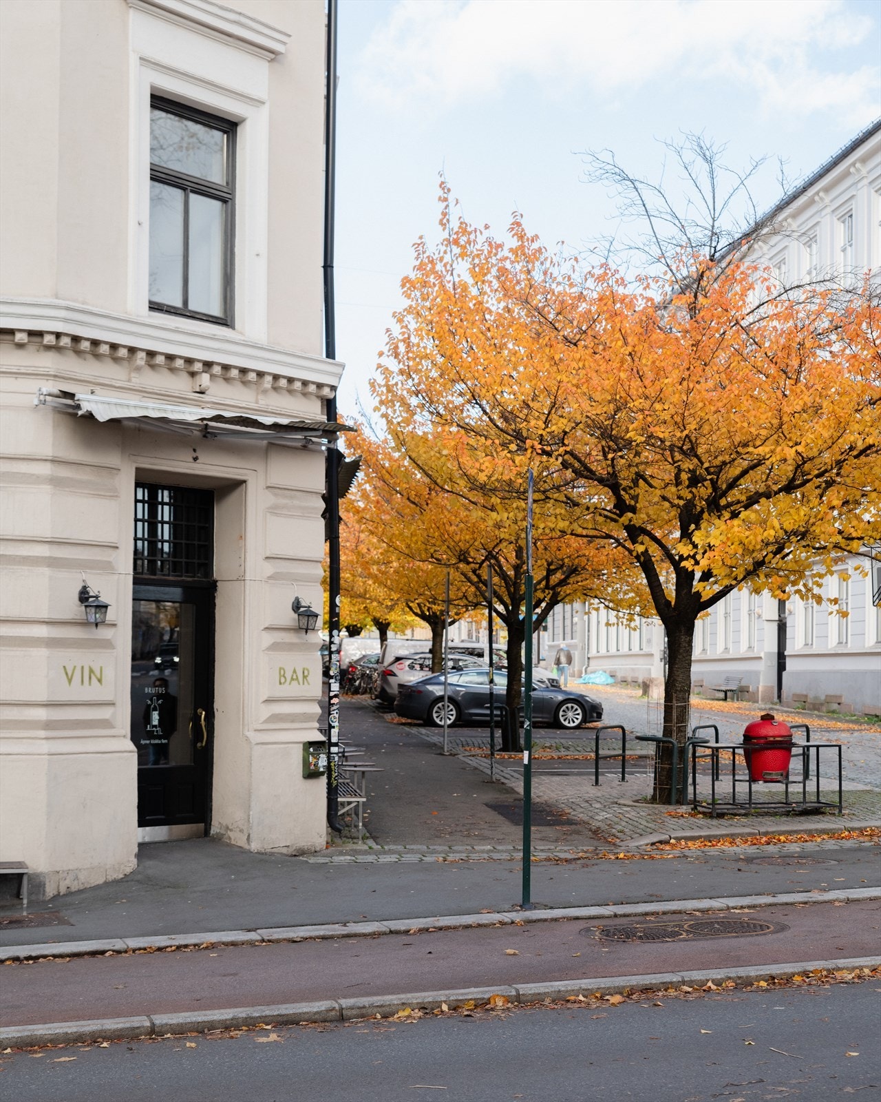 Brutus/El Brutus er en populær restaurant og vinbar som ligger i umiddelbar nærhet til leiligheten. Galleribilde