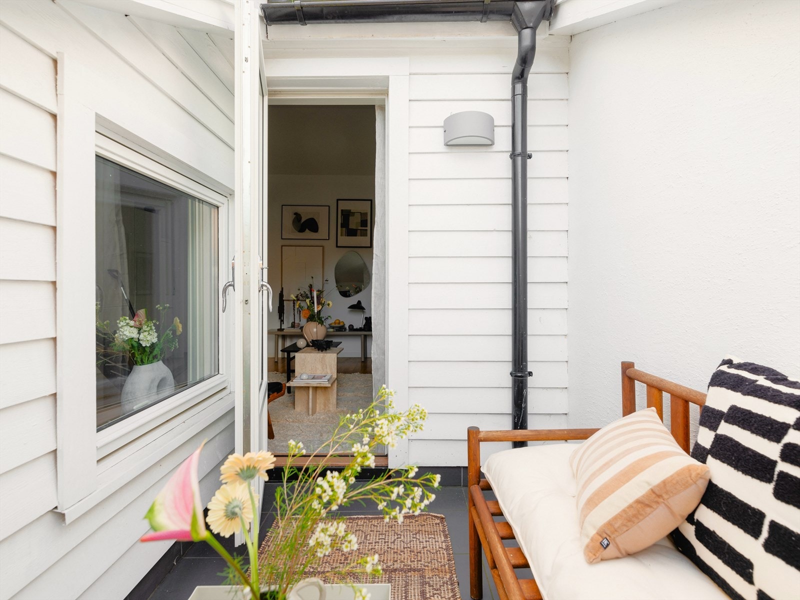 En herlig forlengelse av stuen i sommerhalvåret. Galleribilde