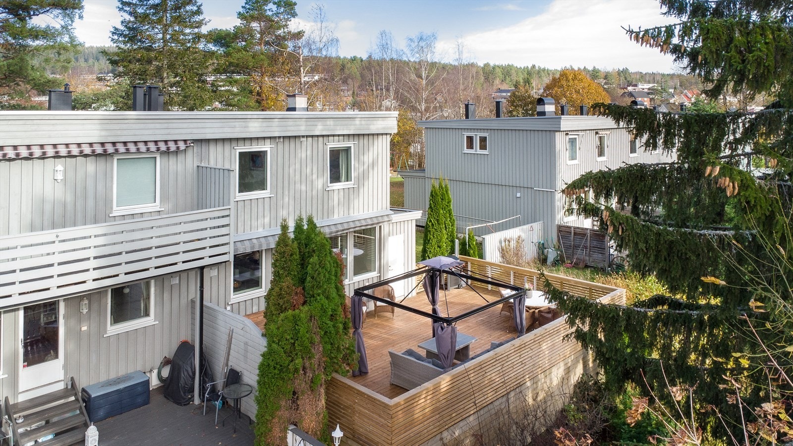 Terrassen er vendt mot sydvestlige solforhold Galleribilde