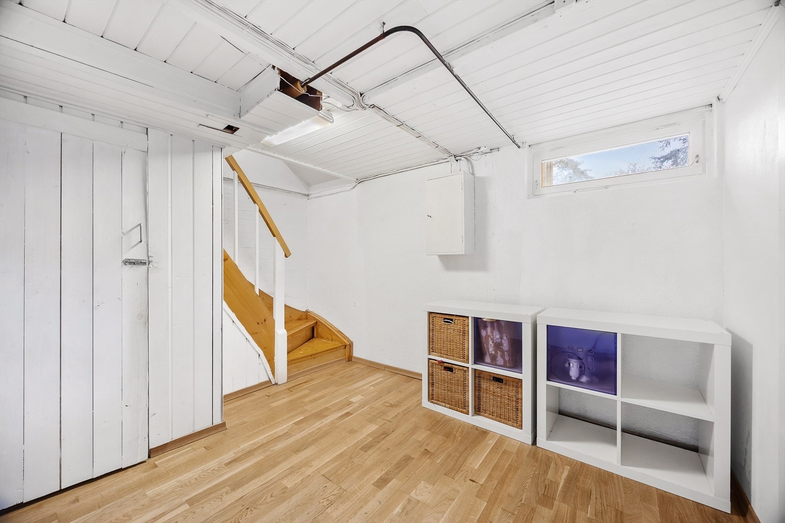 Kjellerrom med potensial for oppbevaring eller hobbybruk Galleribilde
