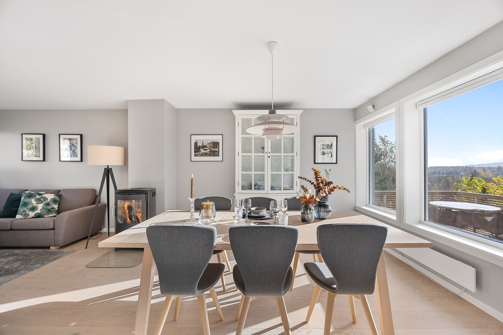 Fin og naturlig plass til spisegruppen Galleribilde