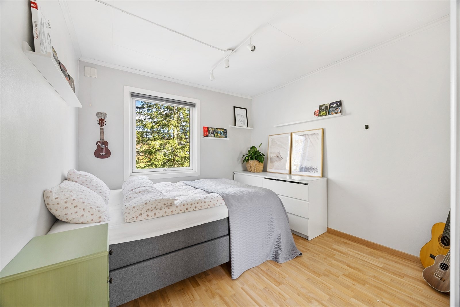 De to andre soverommene er velegnede som barne-/gjesterom eller kontor Galleribilde