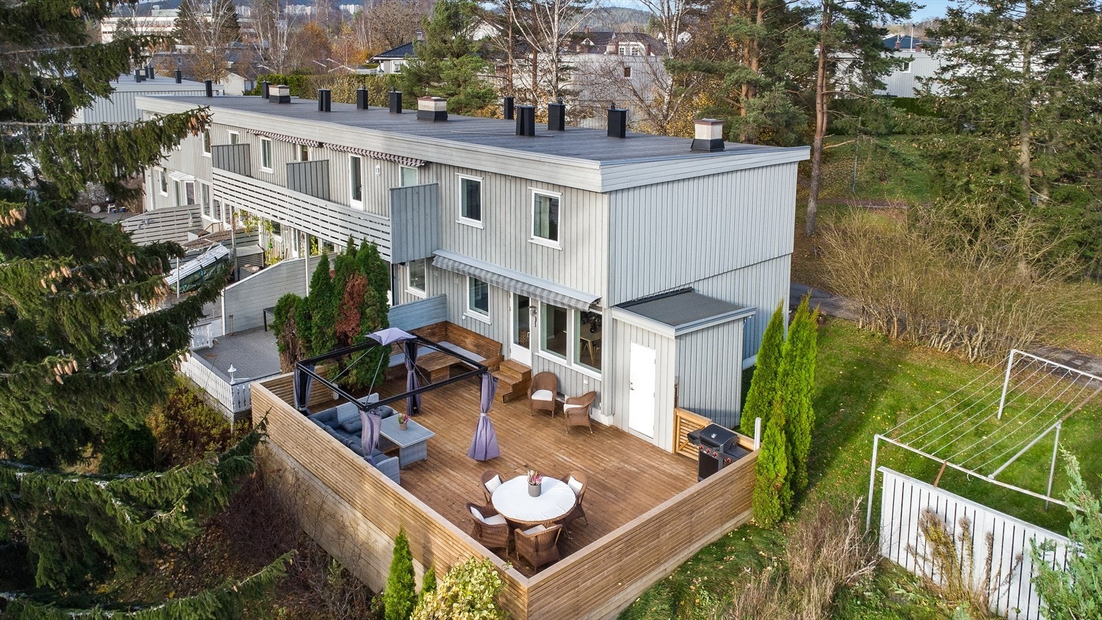 Det er også tilgang til romslig utebod fra terrassen Galleribilde