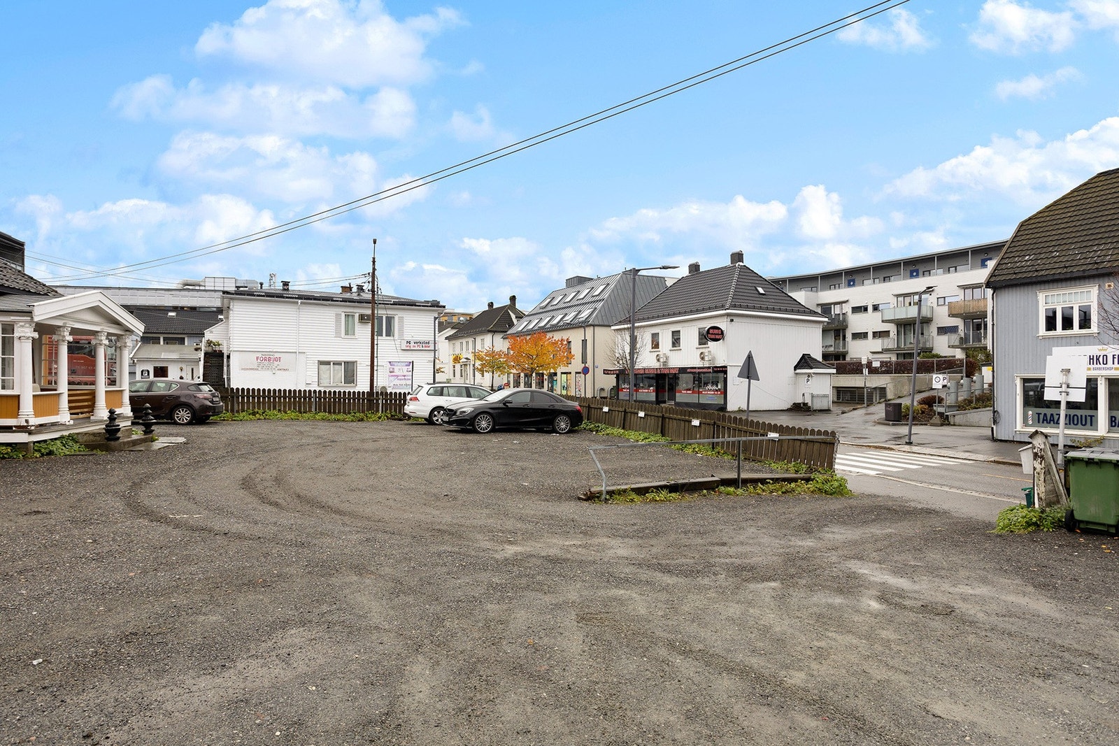 Uteområdet. Galleribilde
