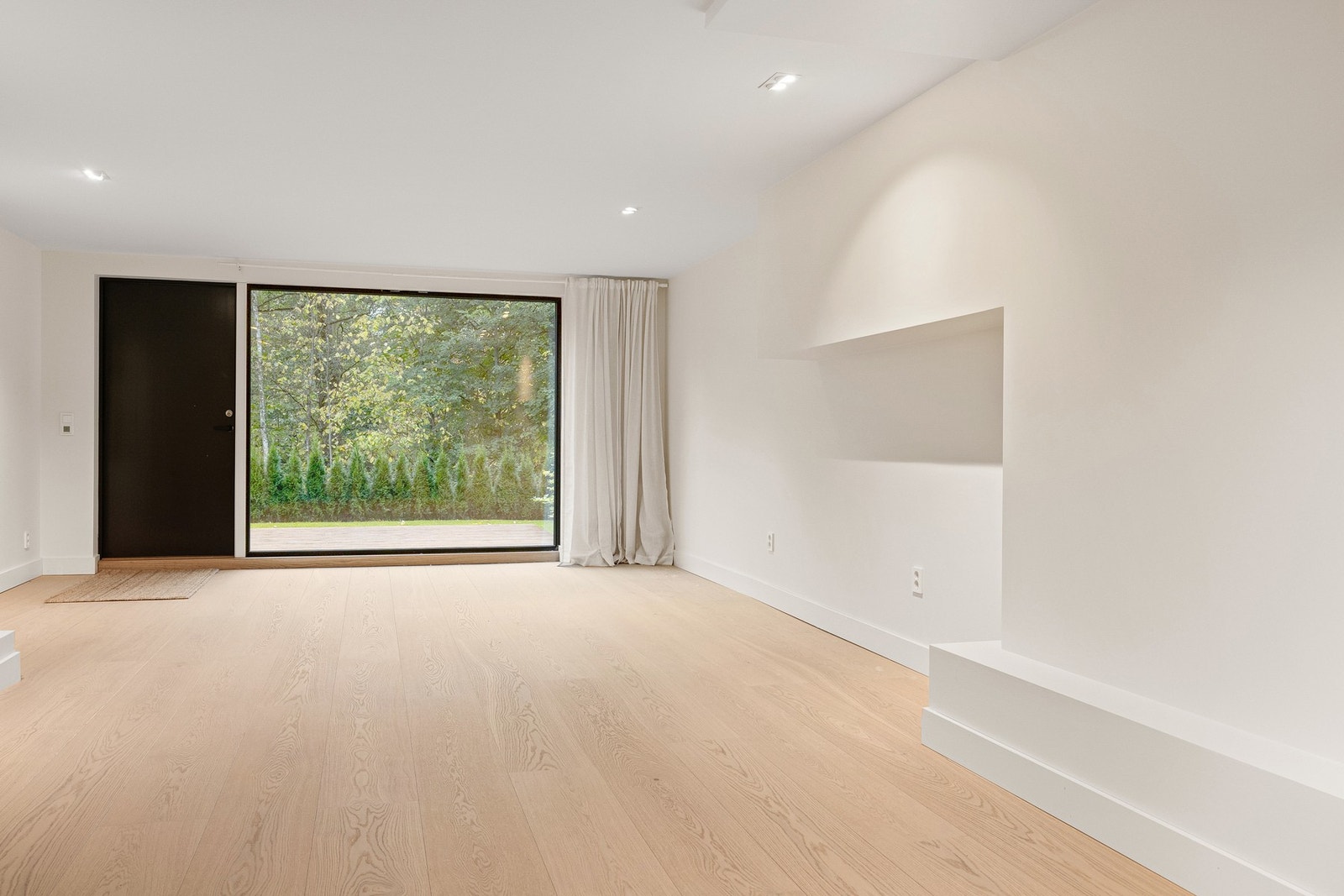 I 2. underetasje er det en romslig bod. Galleribilde