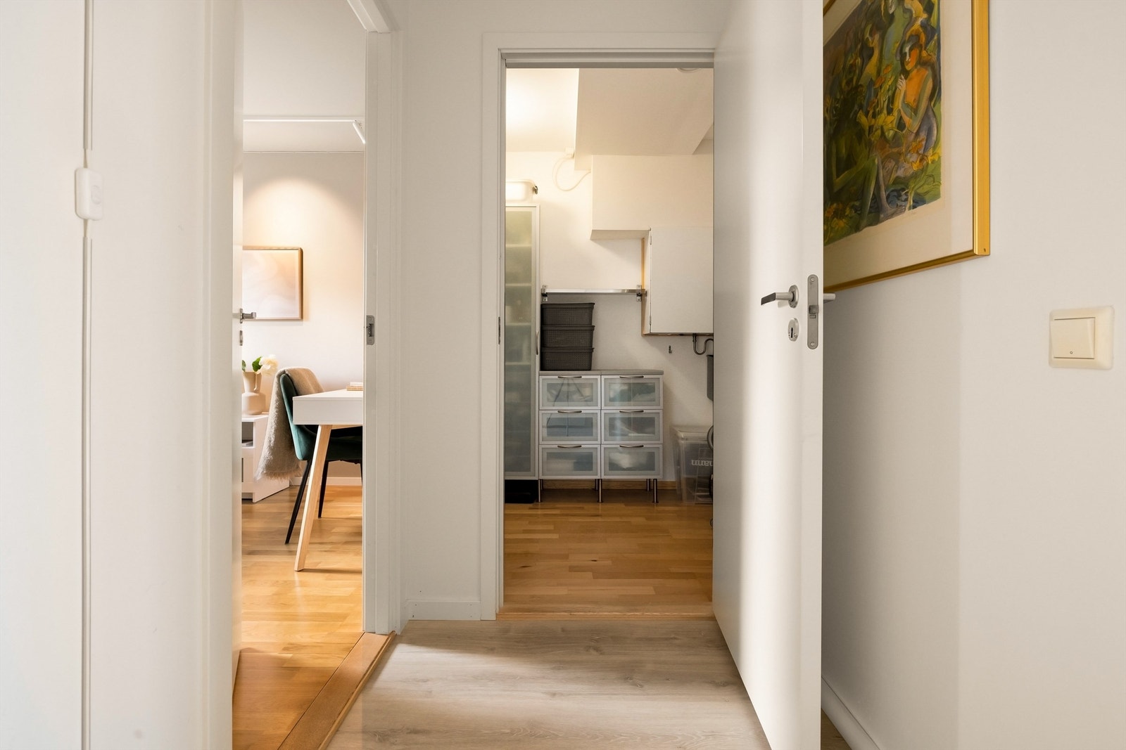 Innvendig bod fra gang Galleribilde