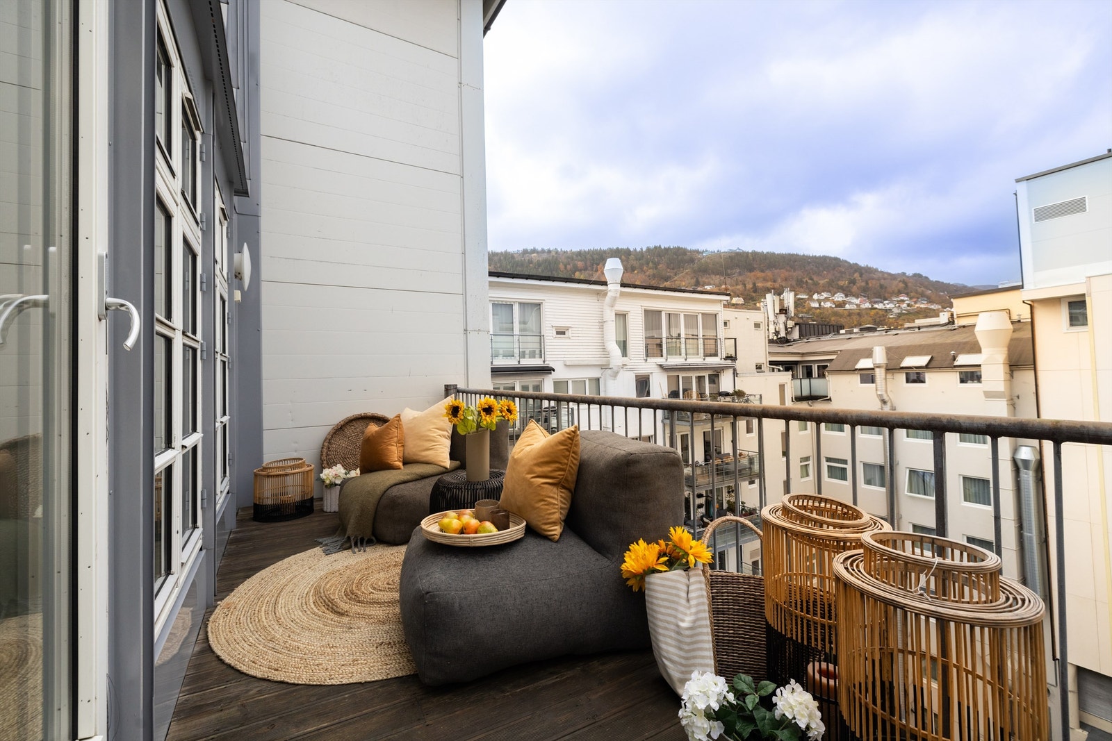 En flott balkong som kan nytes på varme og kalde dager Galleribilde