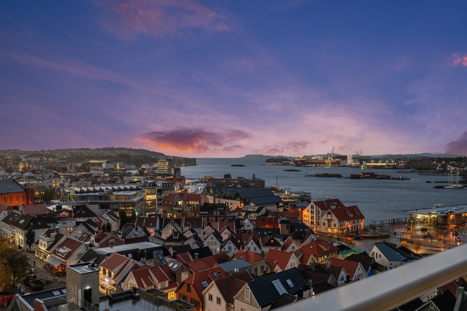 Dette er en sjarmerende perle av en leilighet med beliggenhet midt i smørøyet av Stavanger! Galleribilde