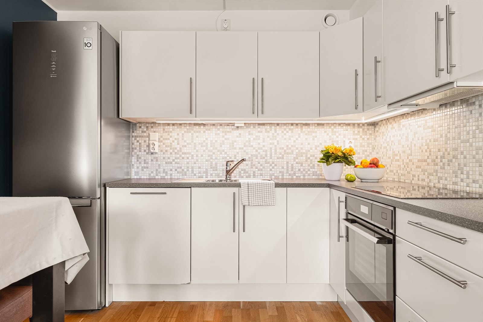 God diskplass og pene mosaikkfliser. Galleribilde