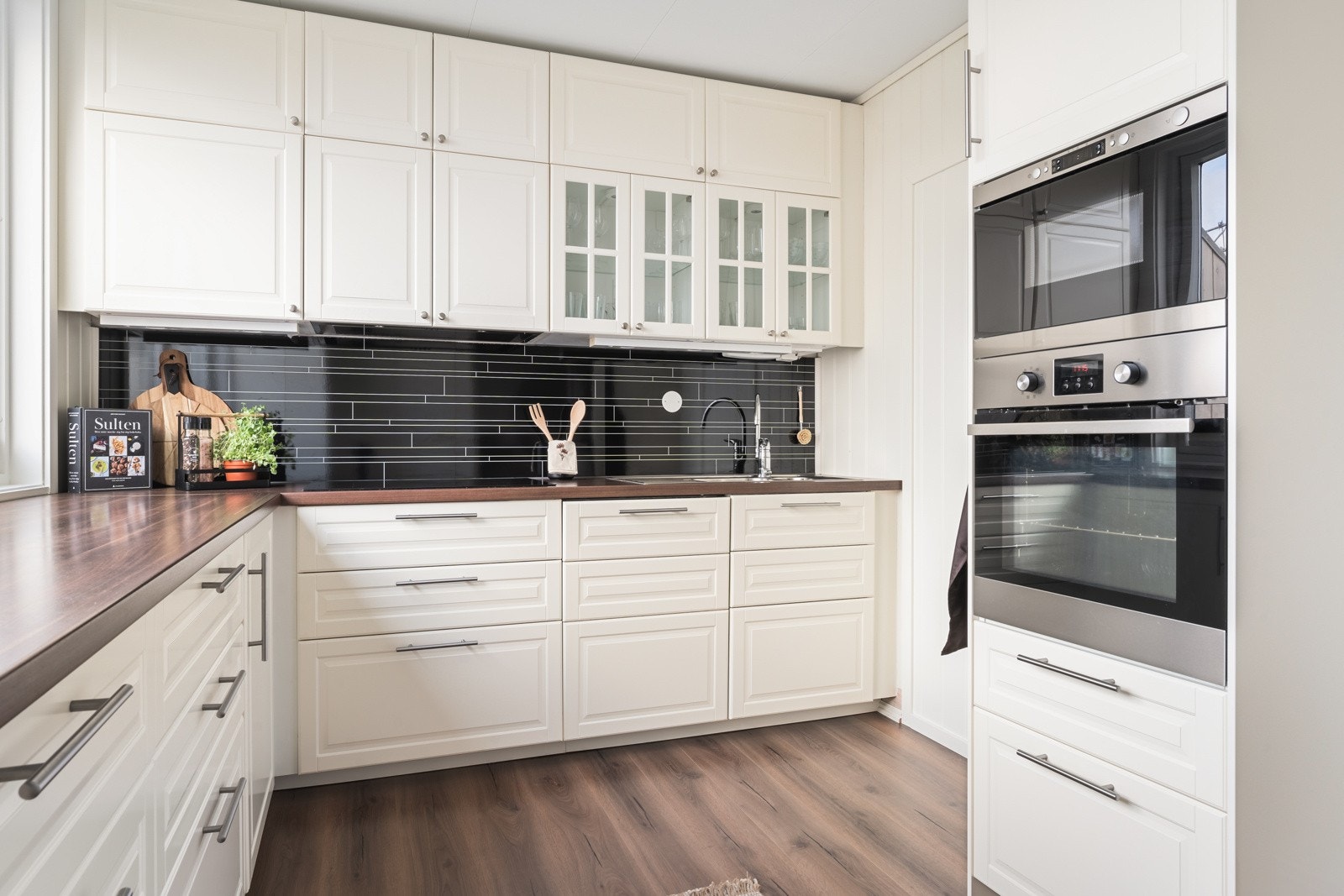 Her er det integrerte hvitevarer og god boltreplass. Galleribilde