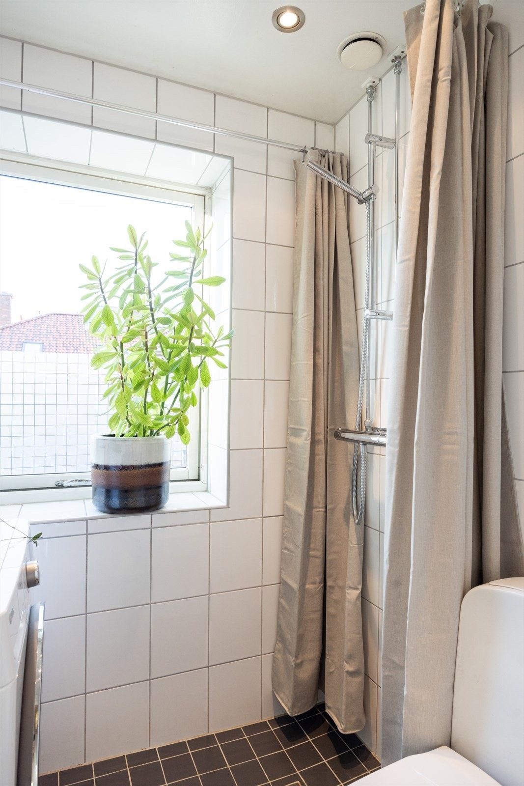 - Baderommet ble pusset opp i 2010 i regi av sameiet - Galleribilde