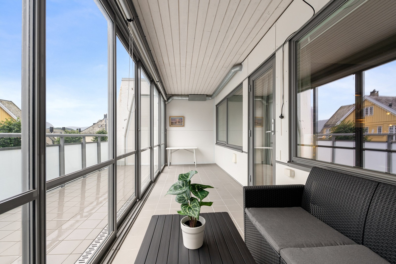 Innglasset balkong Galleribilde
