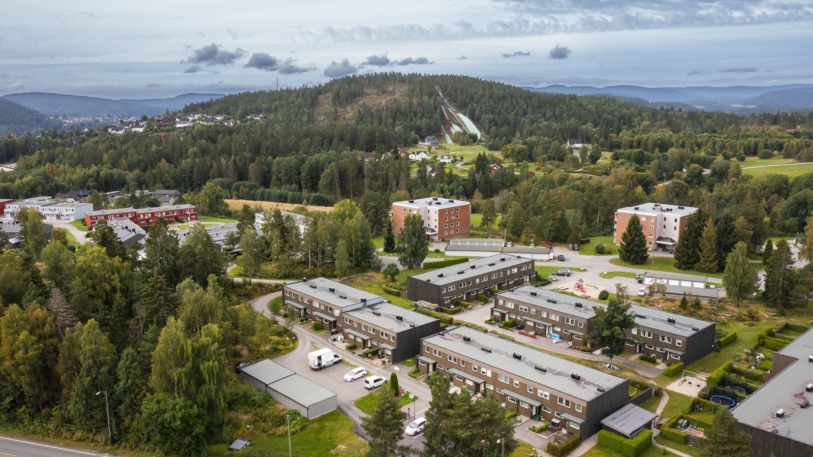 Eiendommen ligger i et godt og veletablert område på Gulset Galleribilde