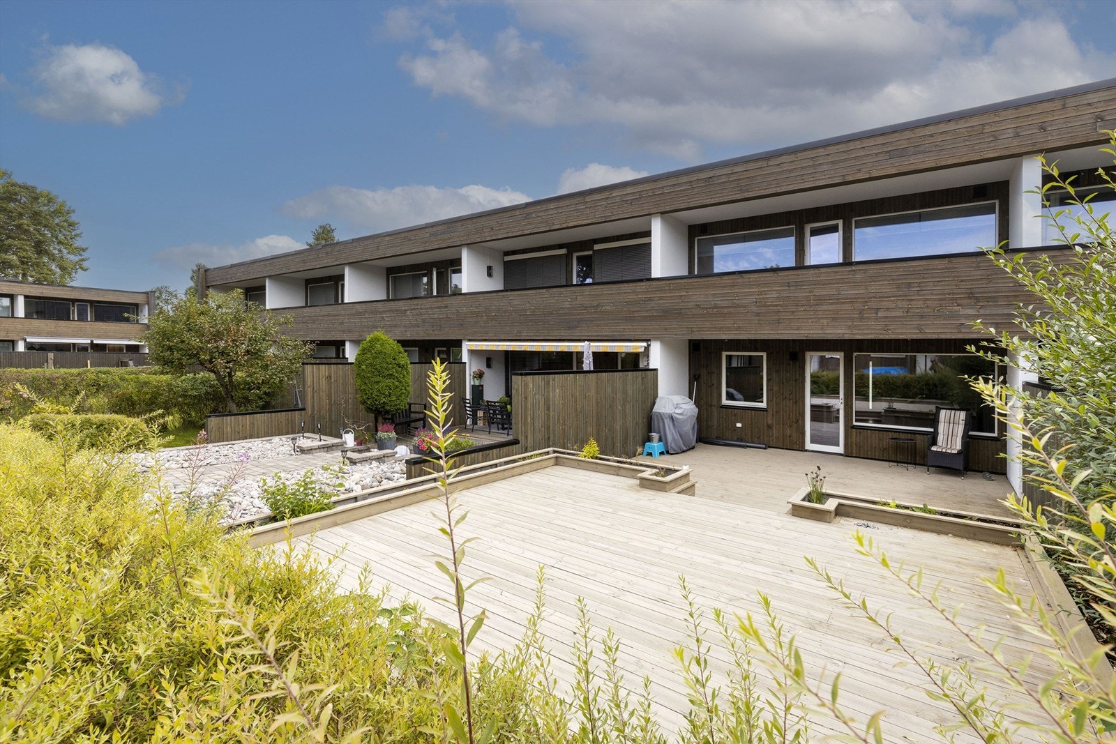 Fine uteplasser over 2 nivåer Galleribilde