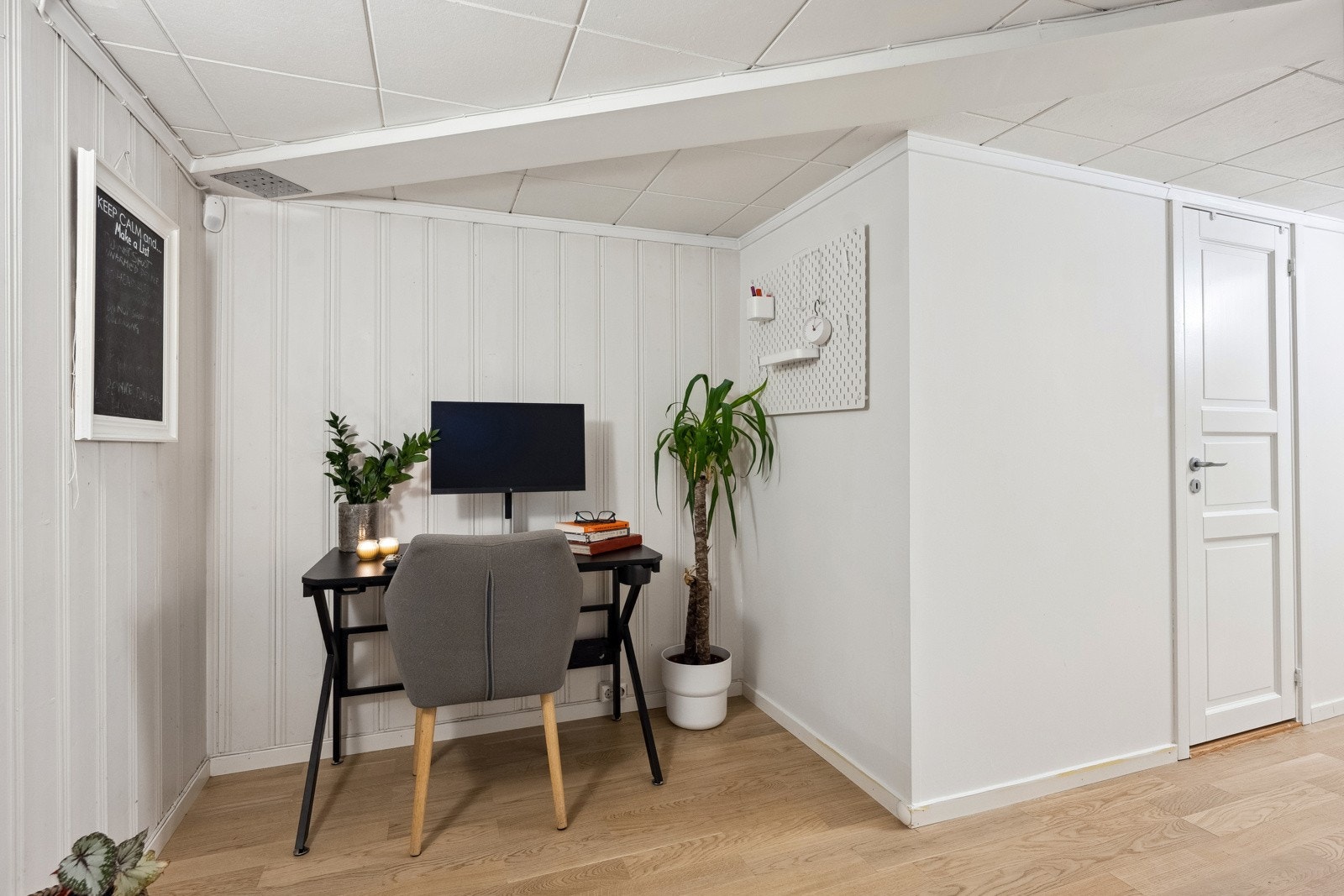 Gang med kontorplass Galleribilde