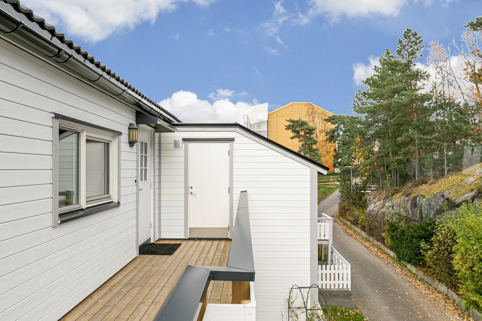 Det medfølger en utvendigbod Galleribilde