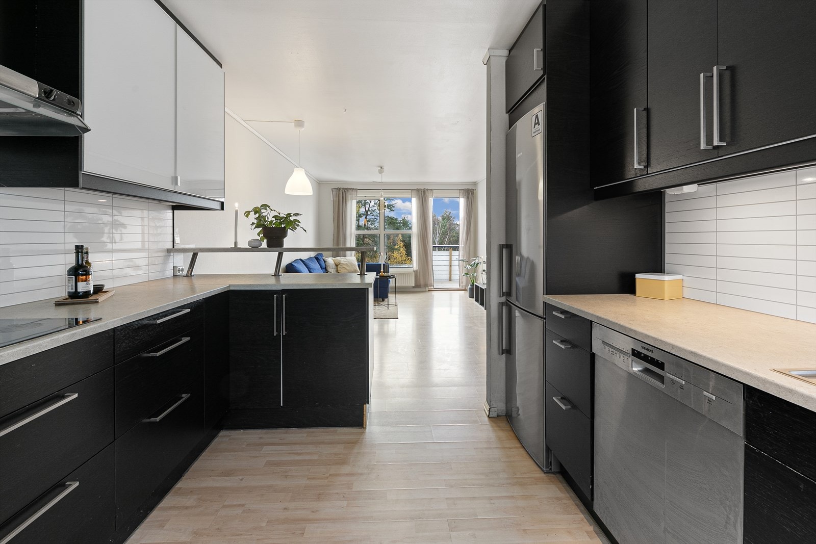 Velkommen til Åsbråtstien 11E! Presenteres av lokalmegleren Arsalan Syed v/ Eiendomsmegler 1 Galleribilde