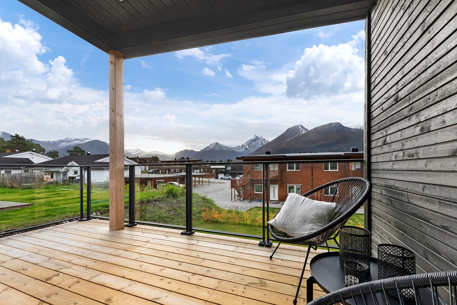 Ny enebolig med fin beliggenhet i Isfjorden Galleribilde