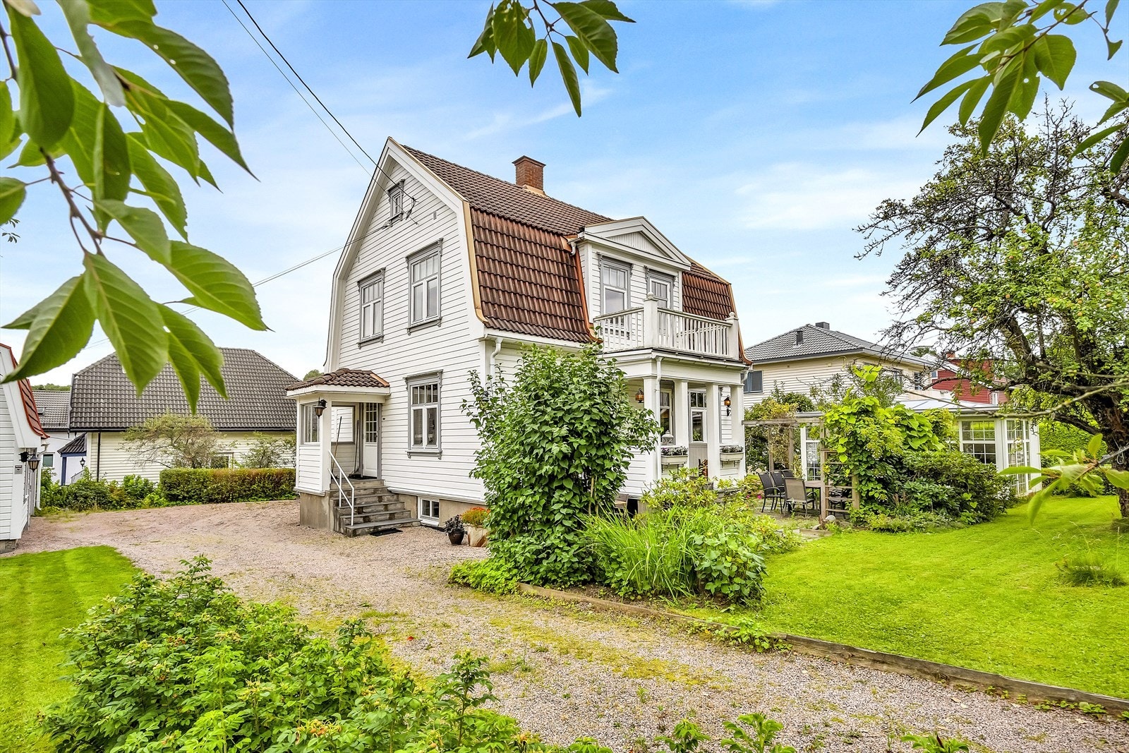 Velkommen til en svært spennende og innholdsrik enebolig med familievennlig planløsning Galleribilde