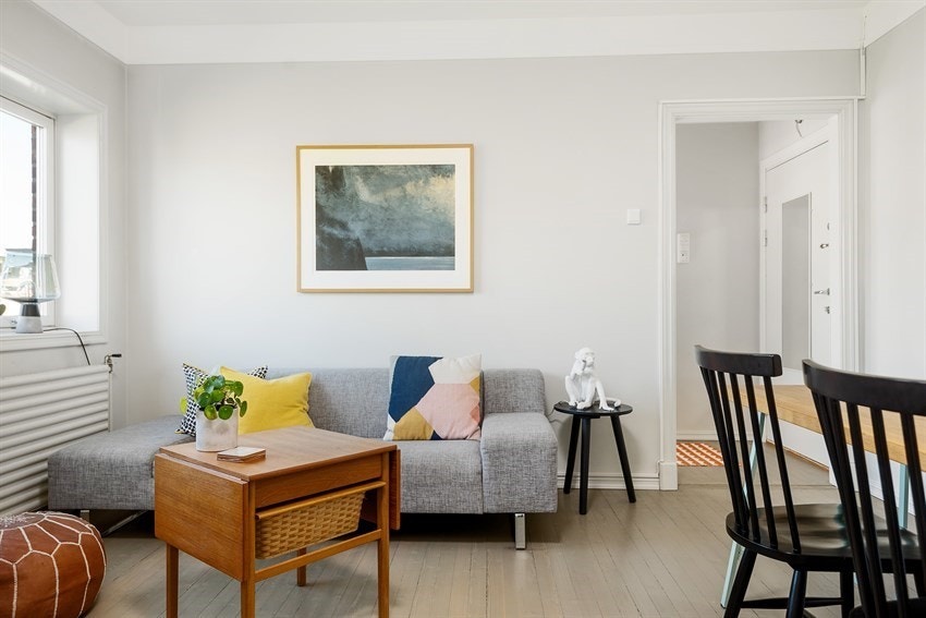 Stue med gode møbleringsmuligheter. Galleribilde