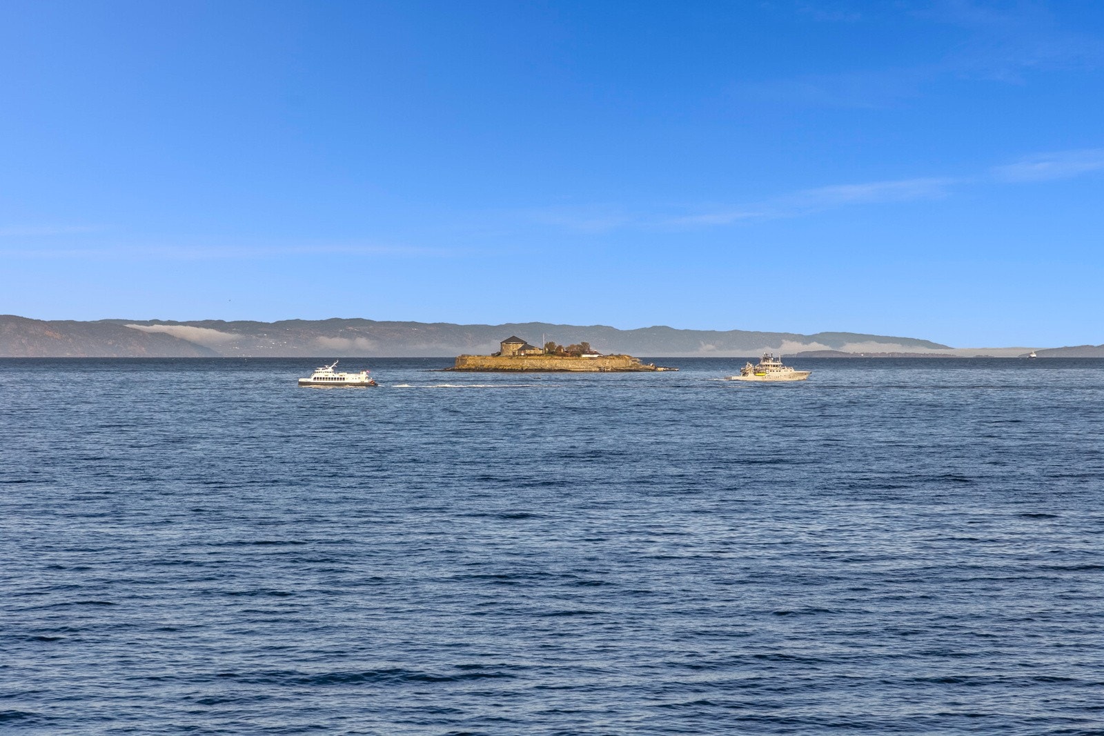 Denne leiligheten kombinerer moderne fasiliteter med en fantastisk utsikt over fjorden. Galleribilde