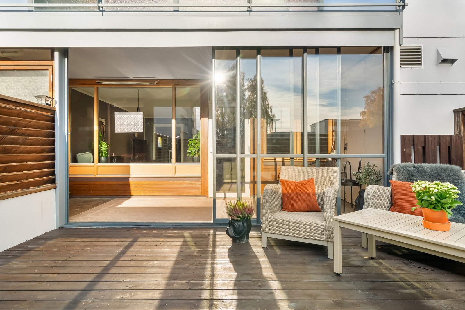 En flott og praktisk 4-roms leilighet i 1. etasje på Kolstad, i et veldrevet borettslag. Galleribilde