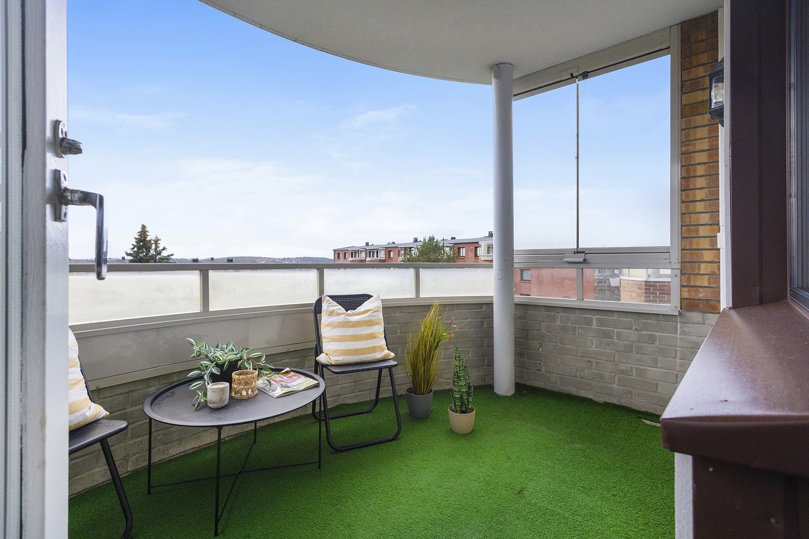 Vestvendt balkong på 8 kvm. Galleribilde