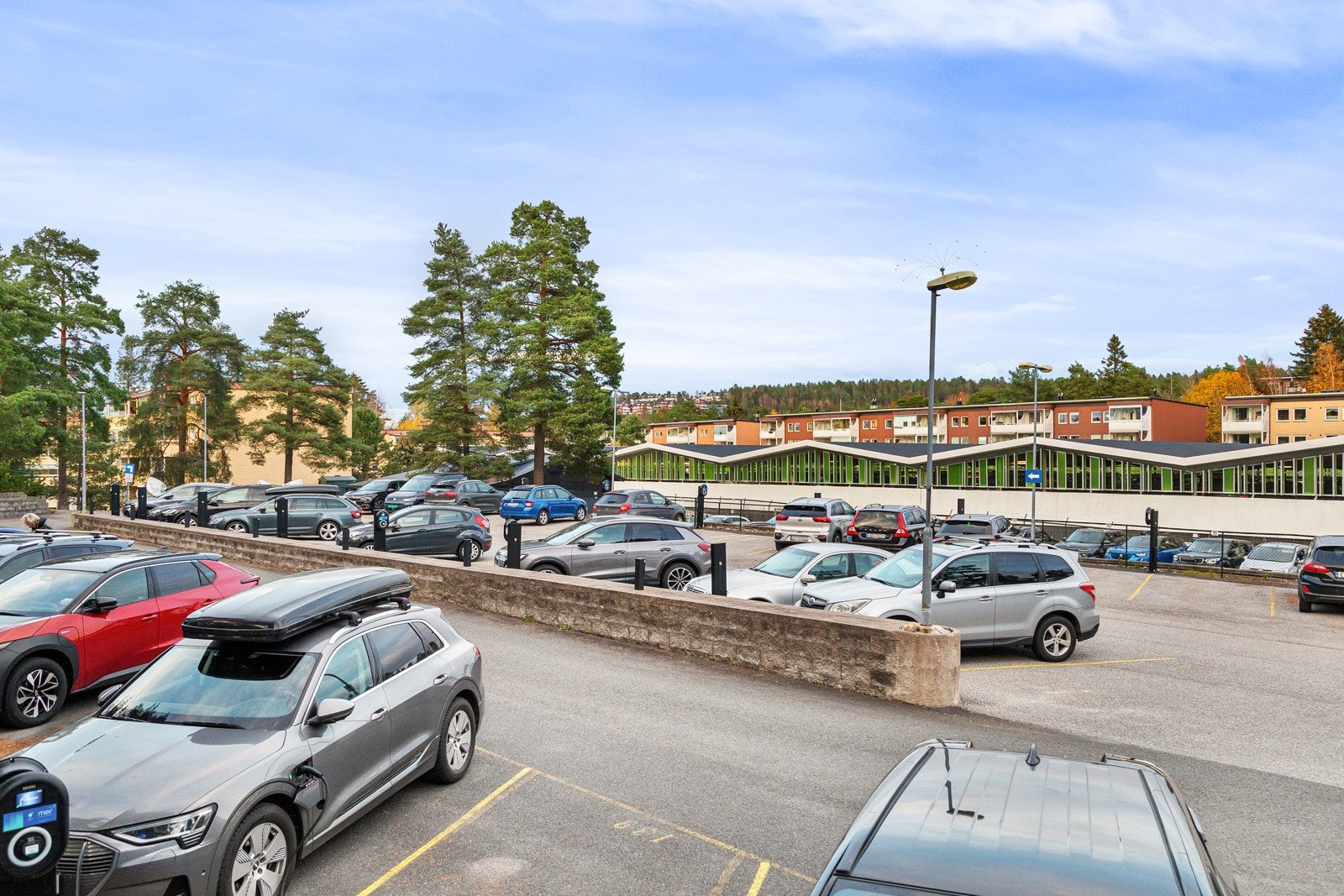 Borettslaget har 165 parkeringsplasser som leies ut etter venteliste og ansiennitet. Galleribilde