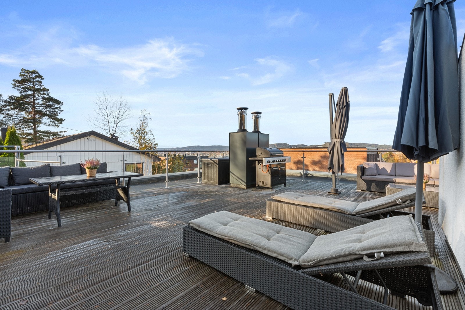 Privat og usjenert takterrasse på ca. 54 kvm. Galleribilde