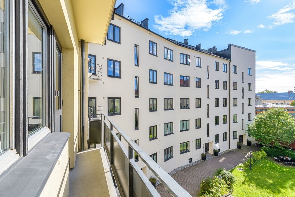 Utgang til sydvest-vendt brannbalkong. Galleribilde