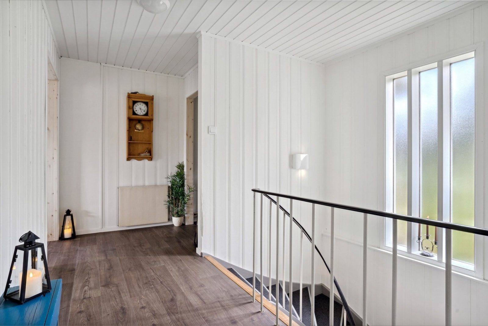 Trappen fører deg opp i 2. etasje. Galleribilde