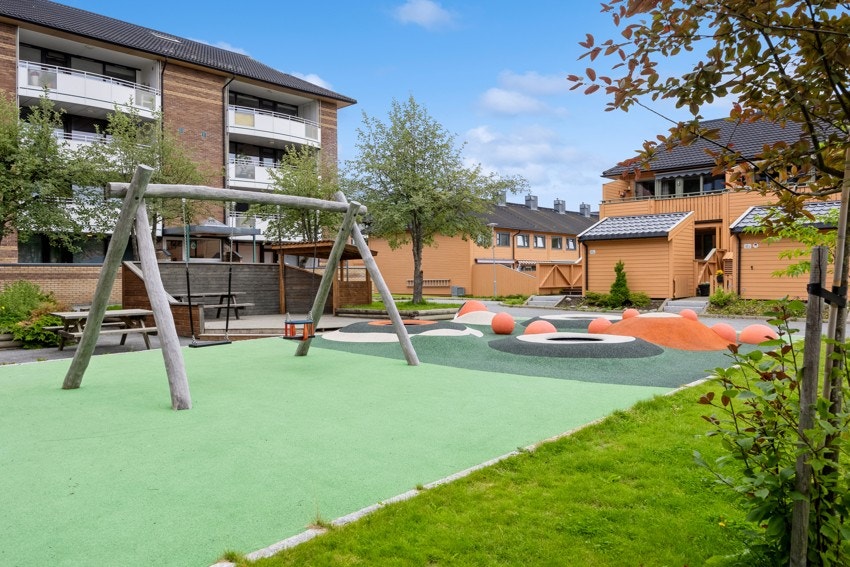 Borettslaget har et fint lekeområde for de små. Galleribilde