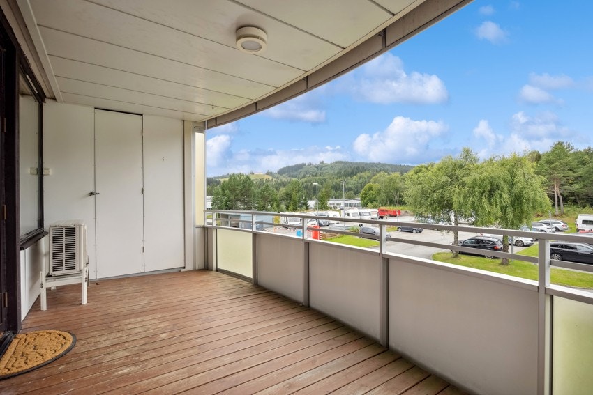 På balkongen har man også en praktisk bod for oppbevaring. Galleribilde