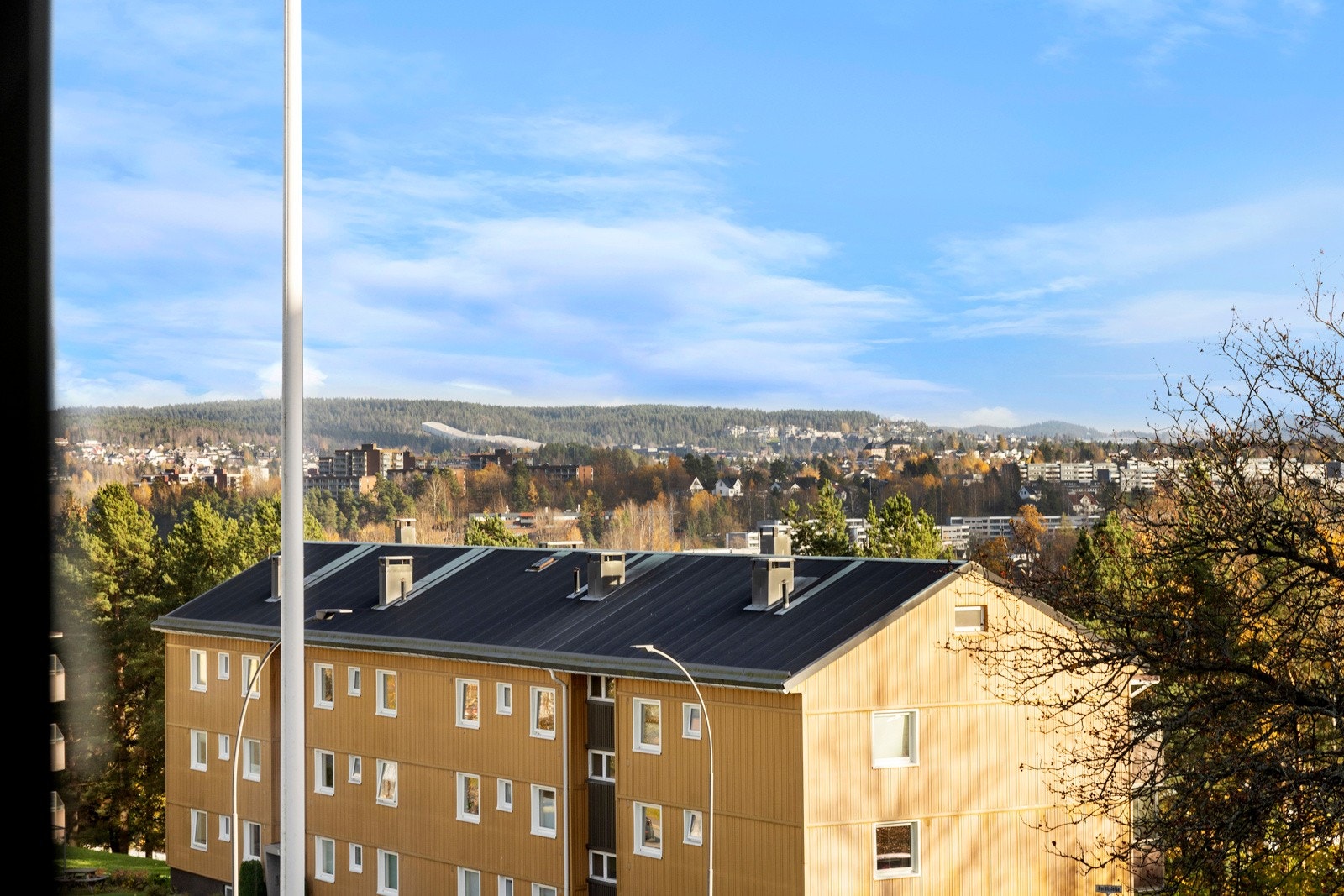 Hyggelig utsyn fra soverommet Galleribilde