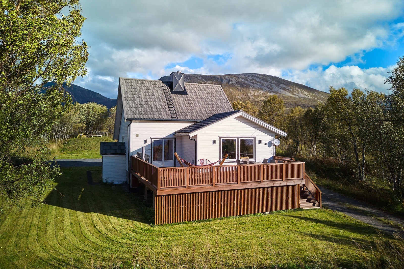 Pent opparbeidet uteområdet rundt boligen. Galleribilde