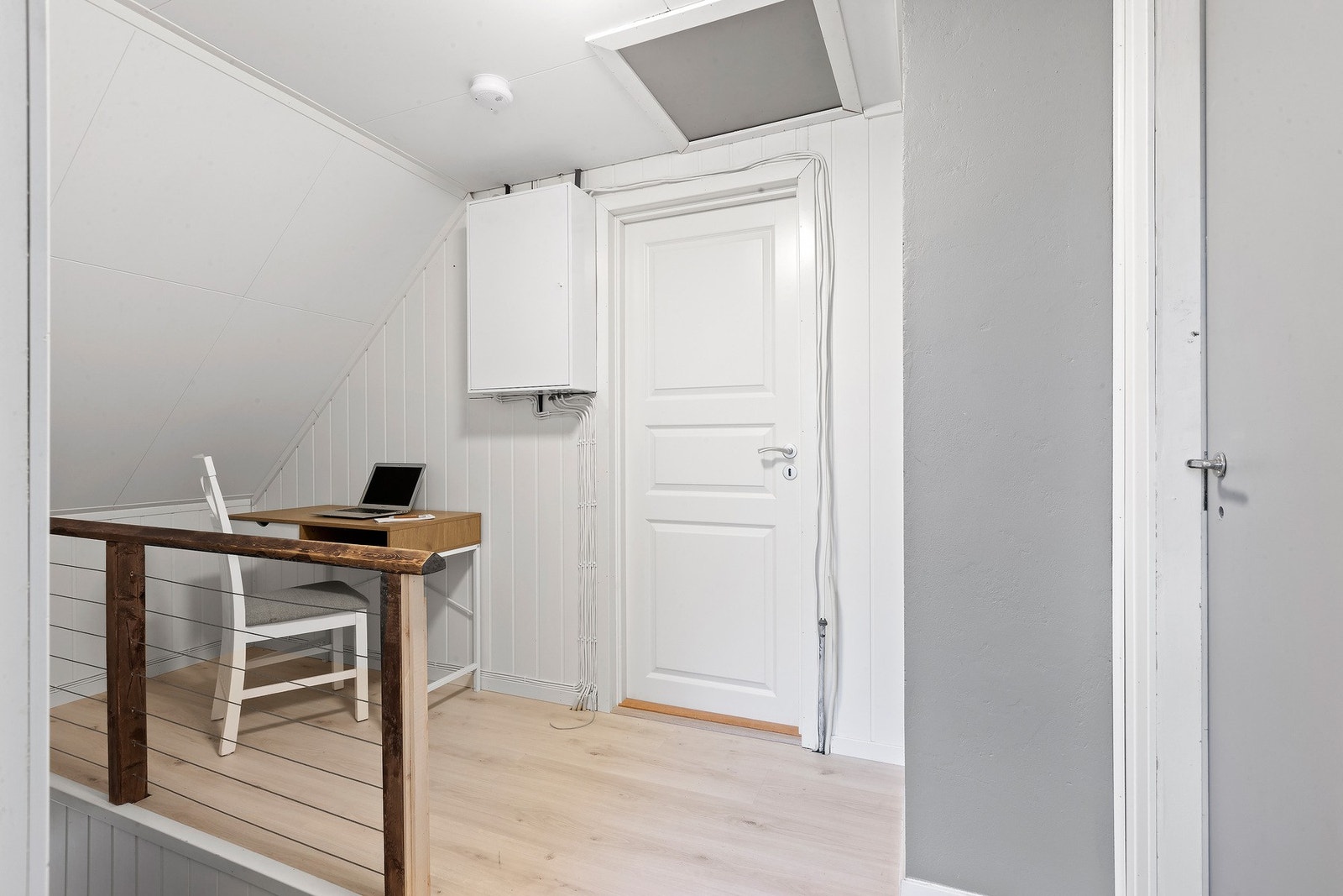 I loftetasjen finner vi 2 soverom og bod. Galleribilde