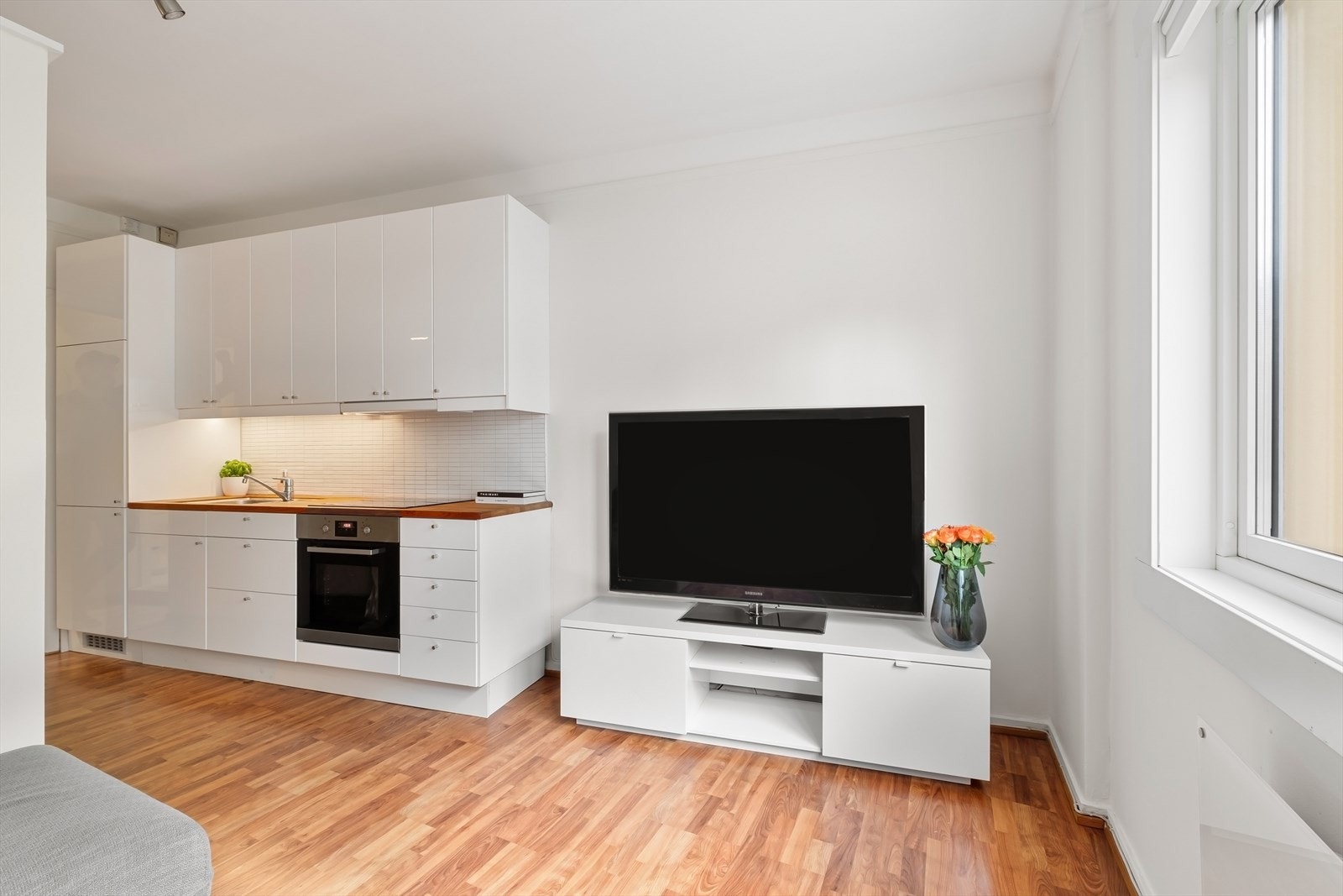 Plass for tv-benk Galleribilde