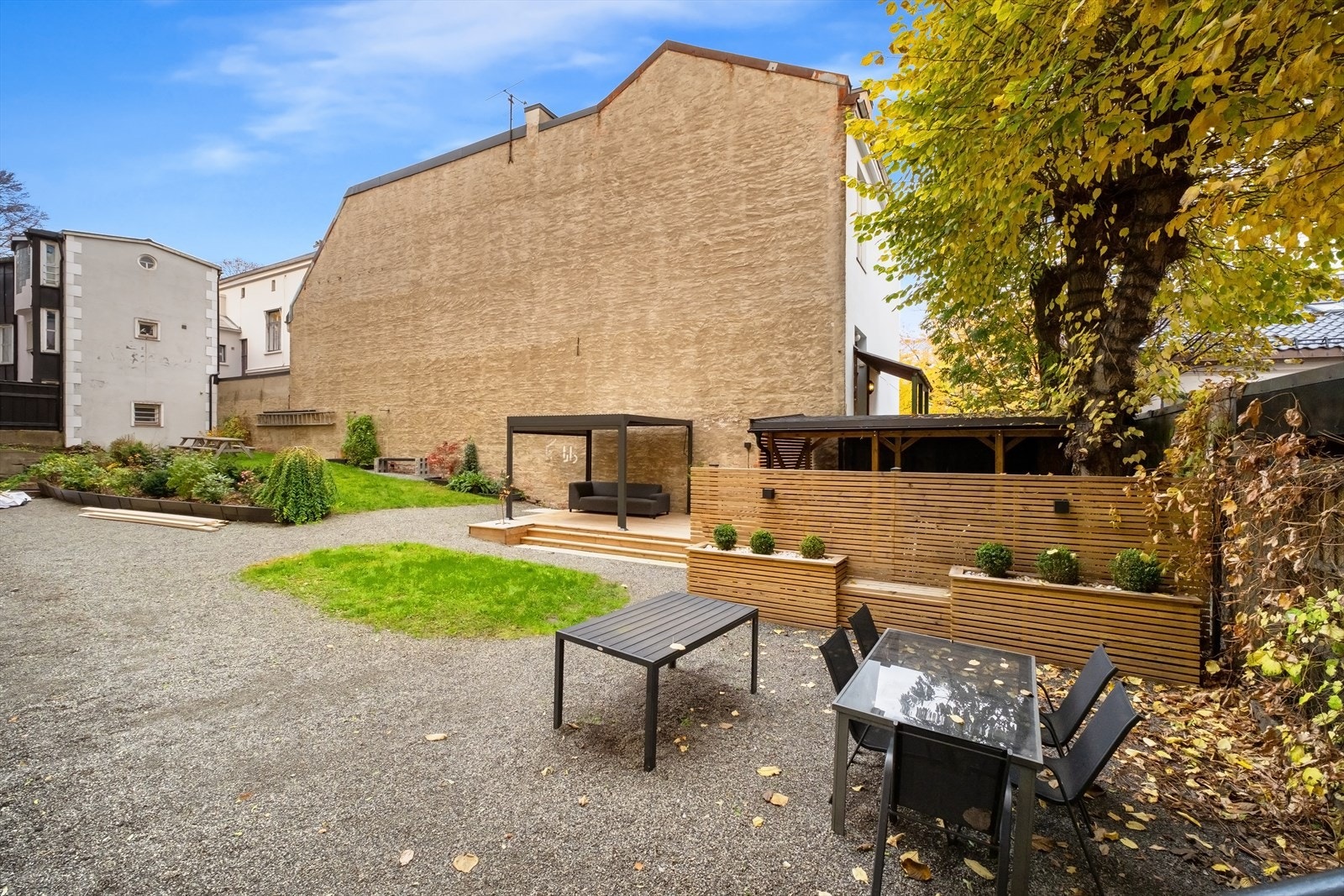 Fra bakgård Galleribilde